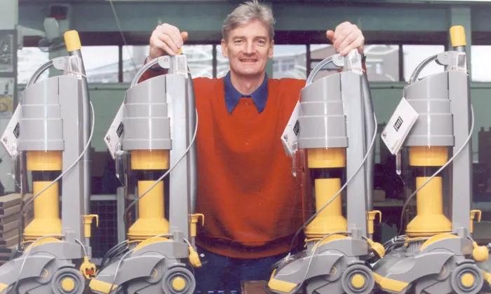 первый пылесос Dyson