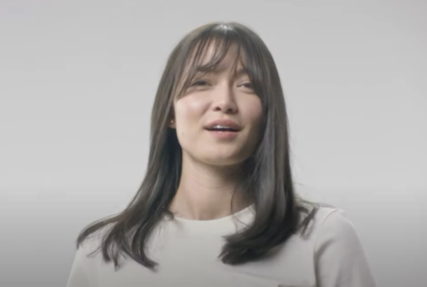 Dyson Corrale™ шаш түзеткішімен ұштарында нәзік бұйралар мен толқындар бар тегіс стильдер жасаңыз.
